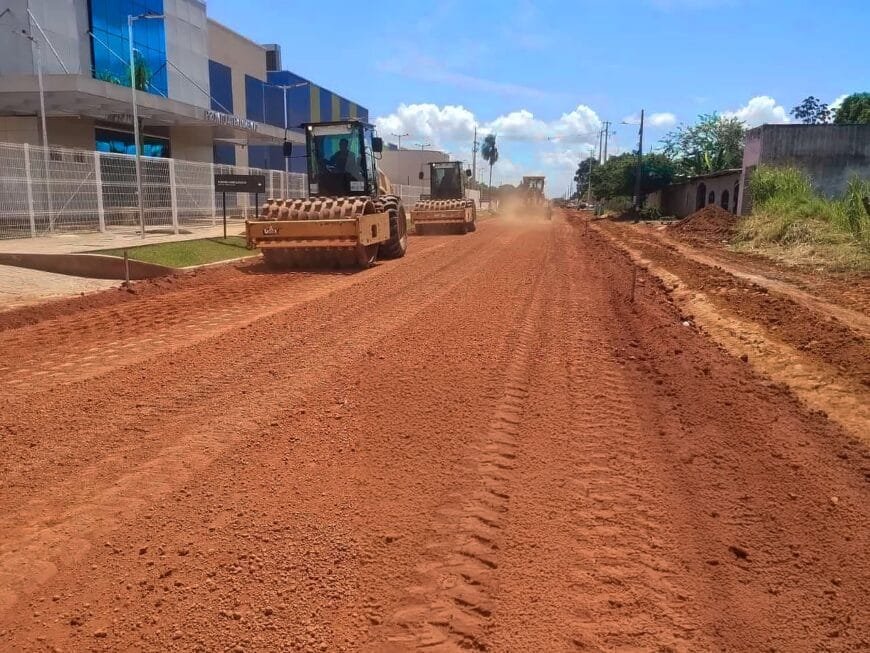 Pavimentação asfáltica em ruas próximas ao Hospital Regional de Guajará-Mirim é realizada pelo governo de RO