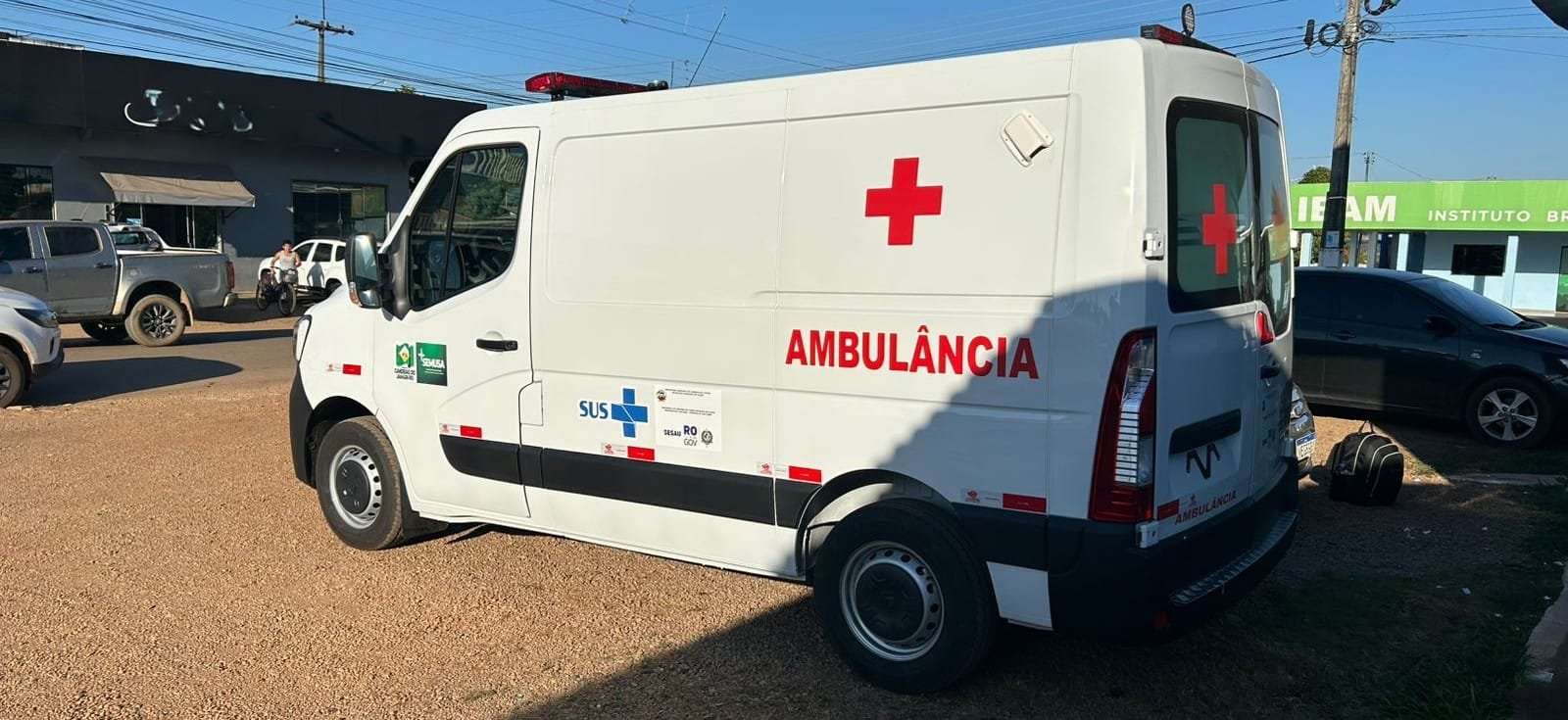 Ambulância chega a Candeias do Jamari com recurso destinado por Cláudia de Jesus
