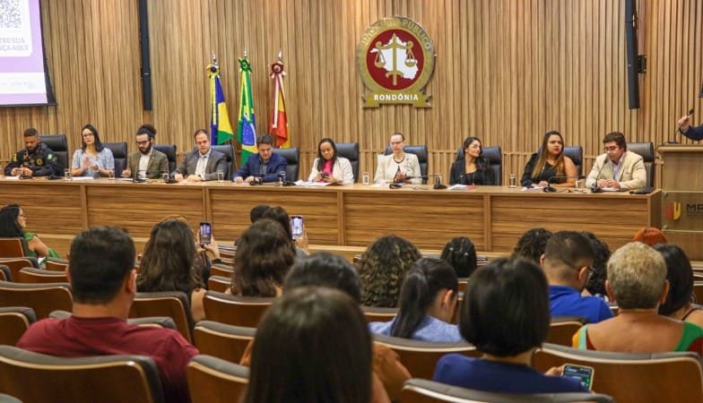 Amamentação reduz mortalidade infantil e risco de câncer de mama, alertam especialistas no MPRO