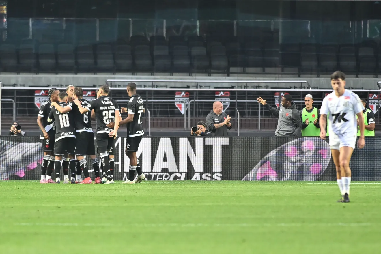 Brasileirão: veja chances de rebaixamento de Santos e Vasco após goleada