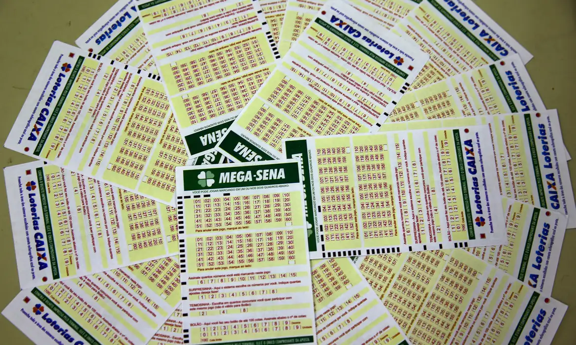 Mega-Sena acumula e prêmio principal vai para R$ 28 milhões