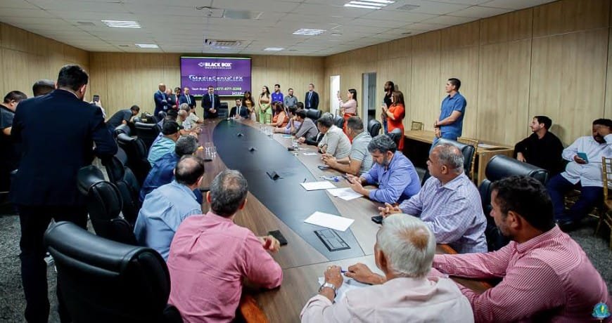 Assembleia Legislativa recebe comitiva com mais de 20 prefeitos de Rondônia