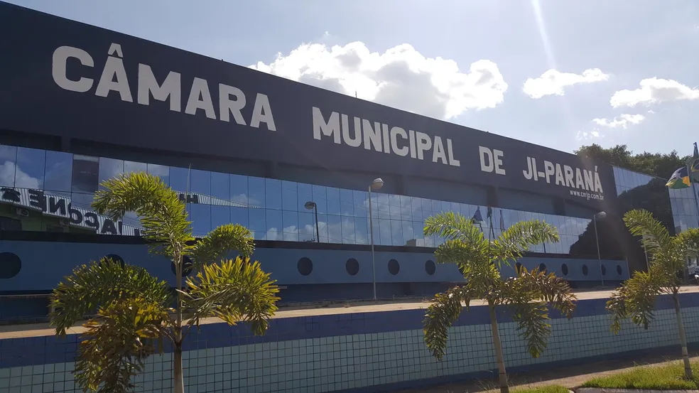 Vereador pede afastamento do cargo após ser denunciado por se masturbar em público em RO