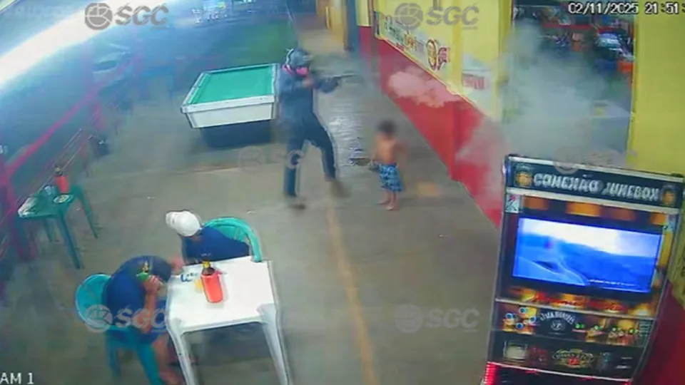 Tio e sobrinho são baleados durante ataque em bar de Porto Velho