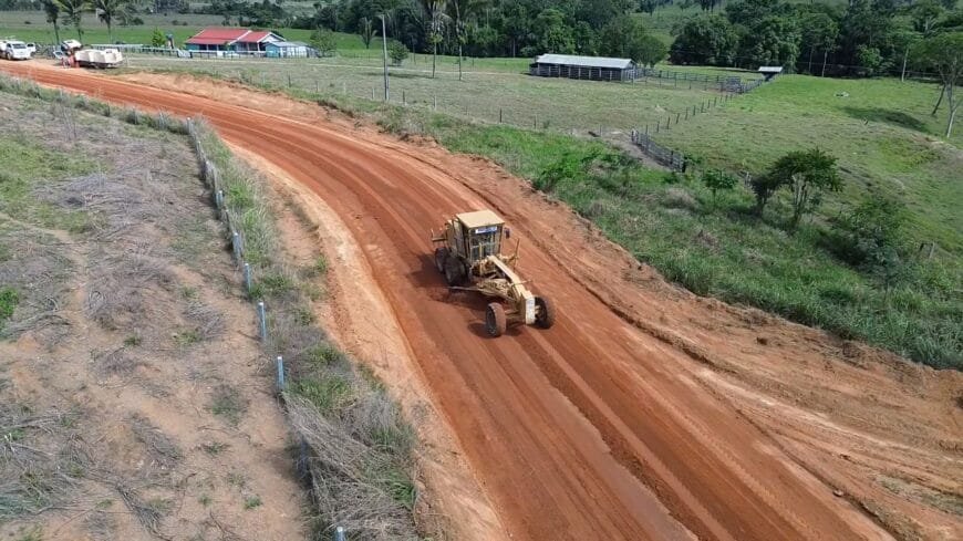 Governo de RO realiza manutenção na RO-408 entre Campo Novo e o distrito de Jacilândia
