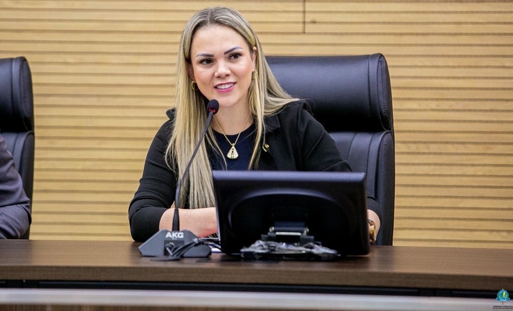 Cláudia de Jesus garante pagamento de R$ 60 mil para academia em Ariquemes