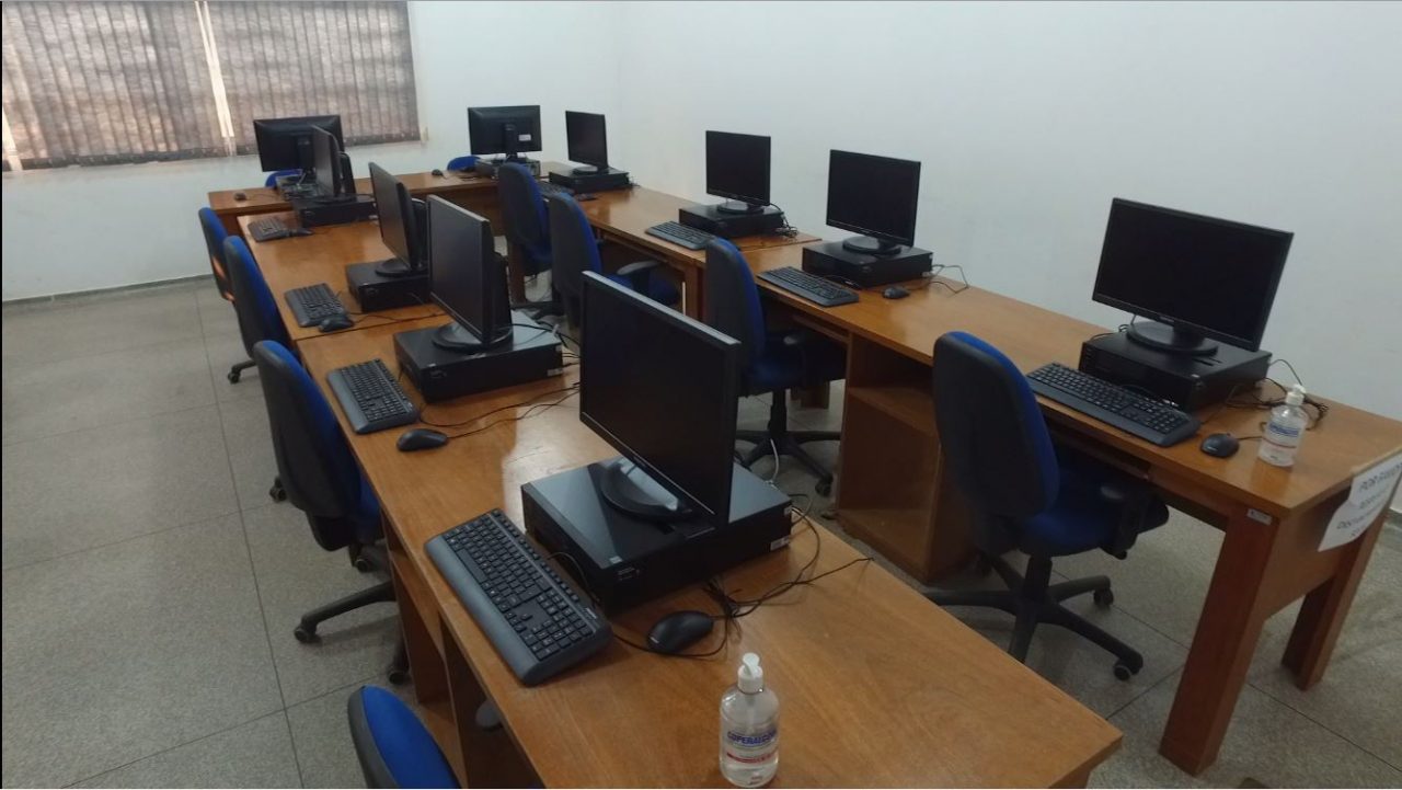 Com apoio de Cláudia de Jesus, escola de Teixeirópolis recebe investimento em computadores