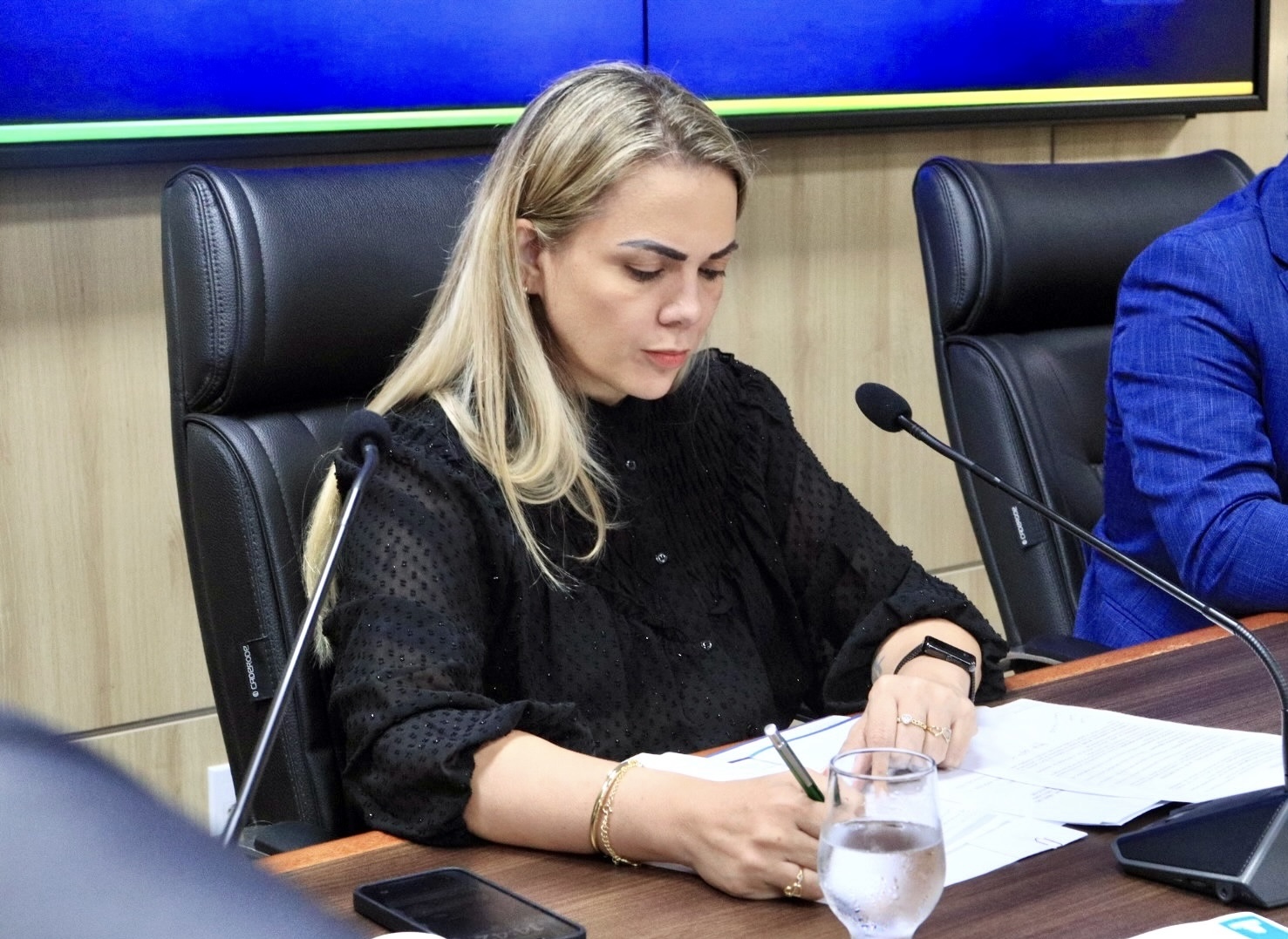 Cláudia de Jesus propõe isenção de ICMS e IPVA para pessoas com fibromialgia na compra de veículos em Rondônia