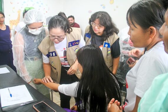 Capacitação sobre exame de identificação da tuberculose fortalece controle da doença em área indígena, em Guajará-Mirim