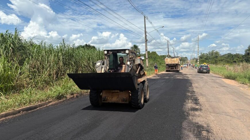 Rodovia-472 recebe serviços de manutenção asfáltica no perímetro urbano de Ji-Paraná