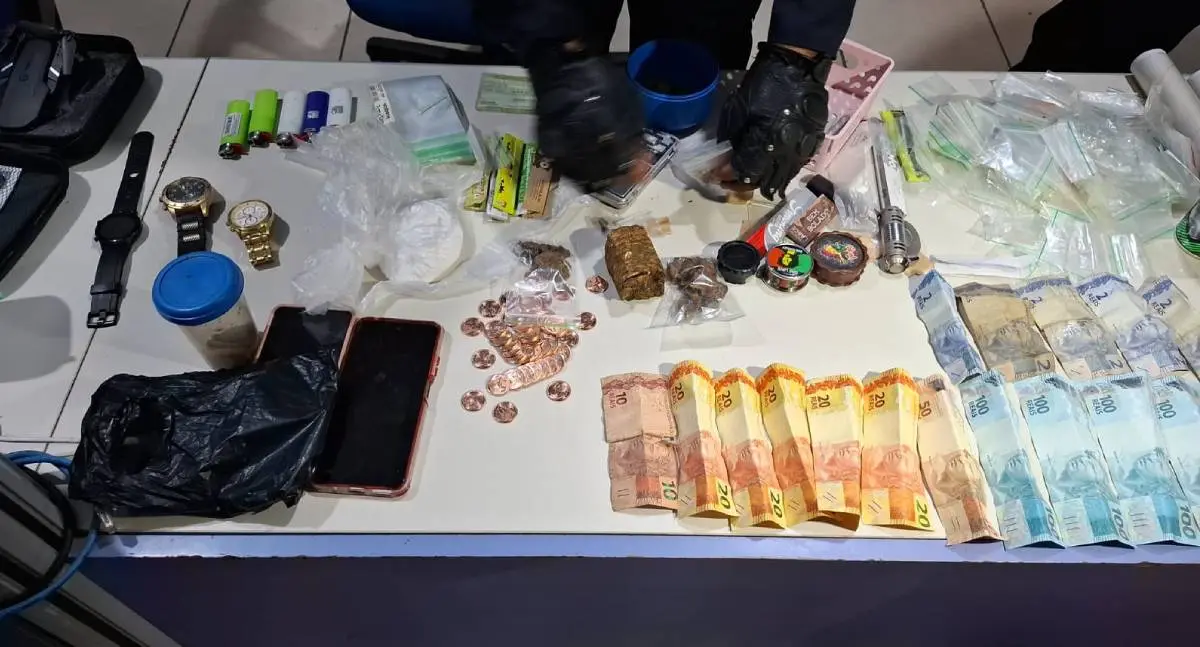 Casal ligado a facção é preso por tráfico no Socialista