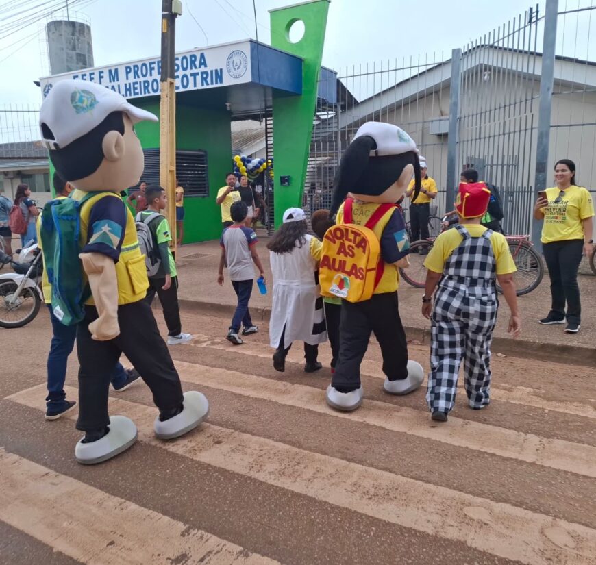 Ação educativa para segurança no trânsito é realizada pelo governo de RO na abertura do ano letivo 2026