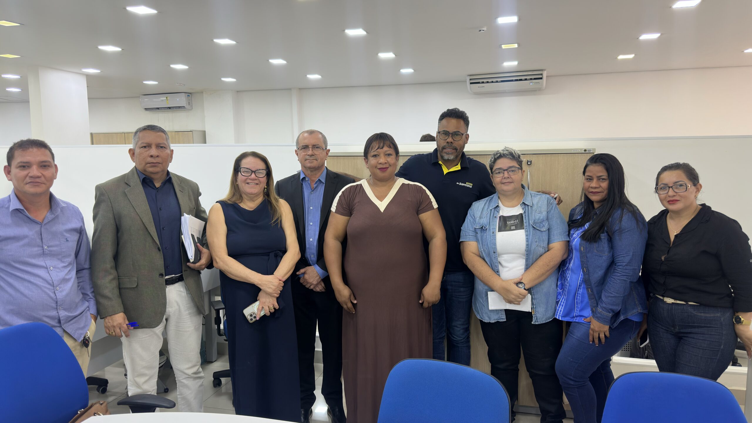 Dr. Santana participa de reunião na SEMEC para avançar na isenção do IPTU para moradias populares