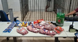 Homem é preso após furtar picanhas e chocolates na Mamoré