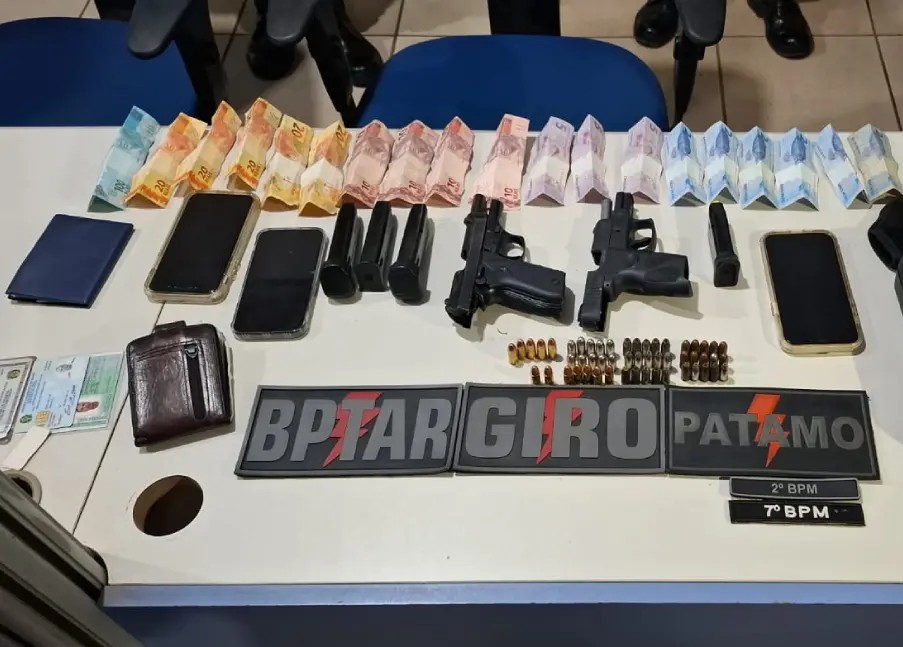 Subtenente e Cabo da Marinha são presos negociando pistola com membros de facção