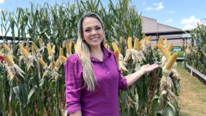 Cláudia de Jesus fortalece a Aspron de Jaru com novos implementos agrícolas