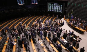 Congresso derruba veto de Lula e mantém PL da Dosimetria
