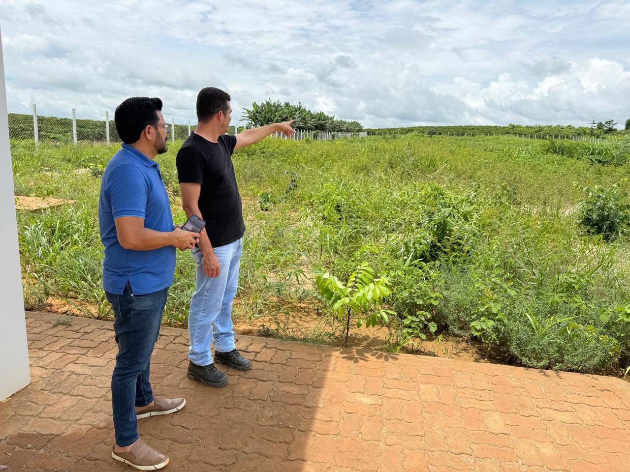 Vereador Adalto cobra solução e denuncia abandono de cemitério em União Bandeirantes