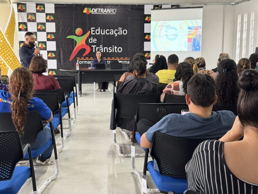 Campanha Abril Azul é tema de roda de conversa para servidores do Detran-RO 