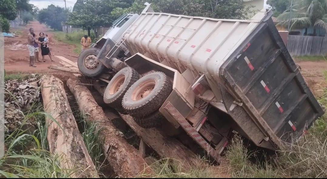 IMAGEM DO DIA – ENQUANTO ISSO, EM UNIÃO BANDEIRANTES, A CENA DISPENSA EXPLICAÇÕES