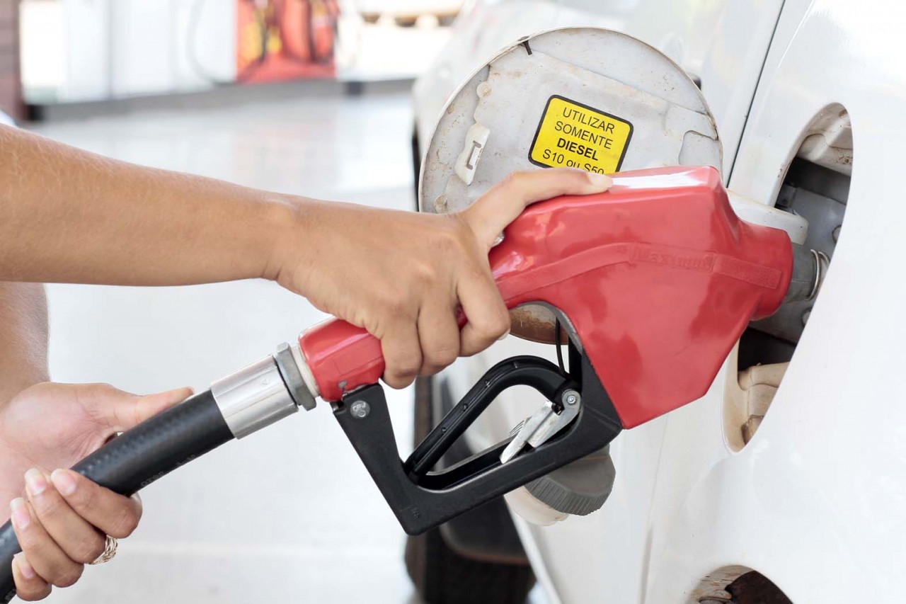 Cláudia de Jesus propõe adesão a regime emergencial para reduzir impacto do preço dos combustíveis em RO