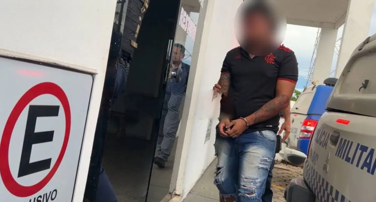 Polícia Militar apreende dinheiro e drogas em abordagem a veículo em RO