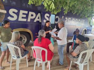 Moradores de Cacaulândia recebem certidões de regularização fundiária nesta sexta-feira, 15