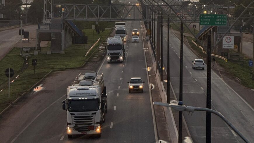 Licenciamento anual de veículos com placa final 5 vai até o dia 29 de maio