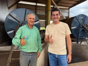 Vereador Adalto de Bandeirantes destaca avanço da cafeicultura e modernização no campo durante visita na Linha P.O