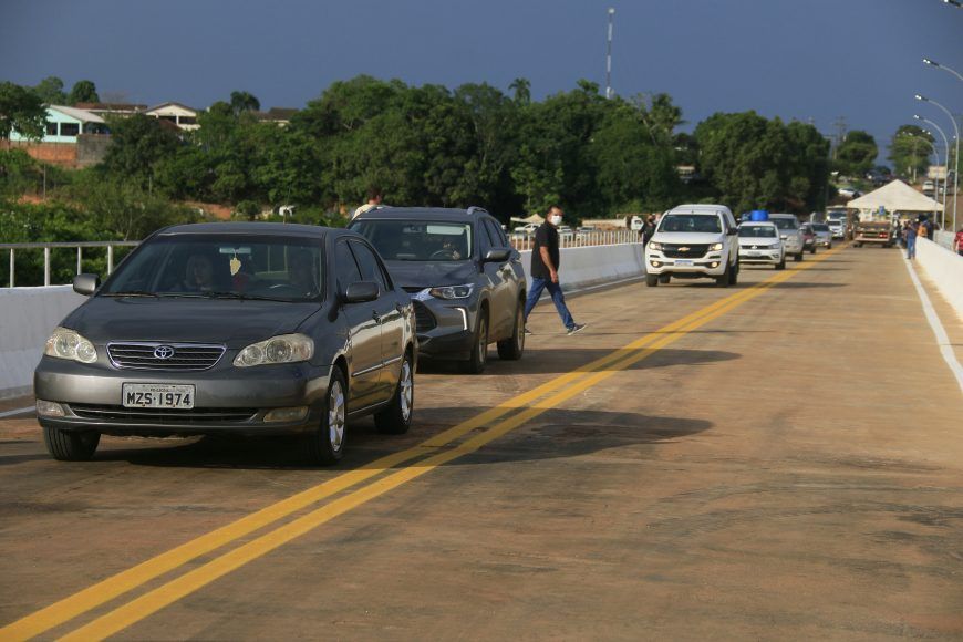 Cláudia de Jesus acompanha pedido para construção da ponte da Linha 106 junto ao DER