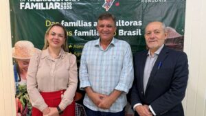 Cláudia de Jesus dialoga com MDA sobre crise do leite em Rondônia