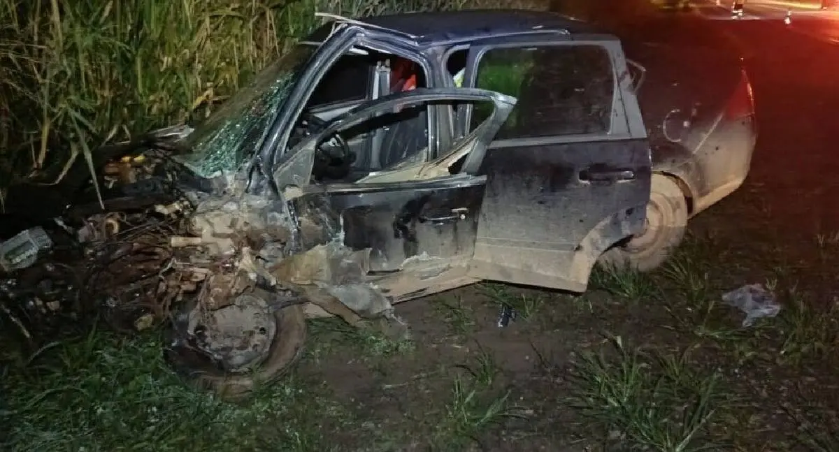 Colisão entre carro e carreta na BR-364 deixa ferido grave