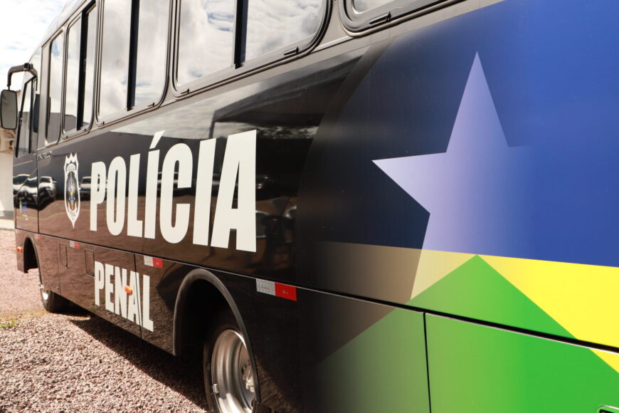 Governo de RO amplia estrutura e atuação da Polícia Penal do estado com entrega de micro-ônibus, em Porto Velho
