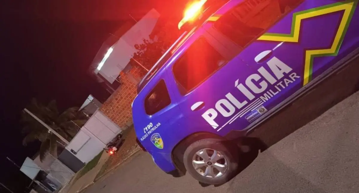 Casal é feito refém durante assalto a residência na capital