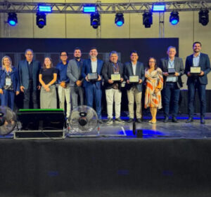 Boas práticas na gestão previdenciária conquista 1º lugar e recebe três premiações em congresso nacional