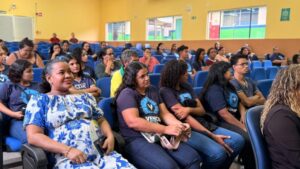 Governo de RO entrega kits profissionais e certificados do Programa Vencer a 124 concluintes