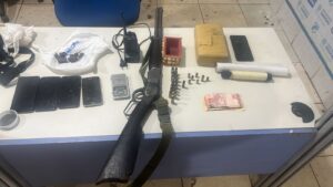 Operação integrada das Forças Táticas resulta na prisão de suspeito e apreensão de arma, munições e drogas no Residencial Orgulho do Madeira