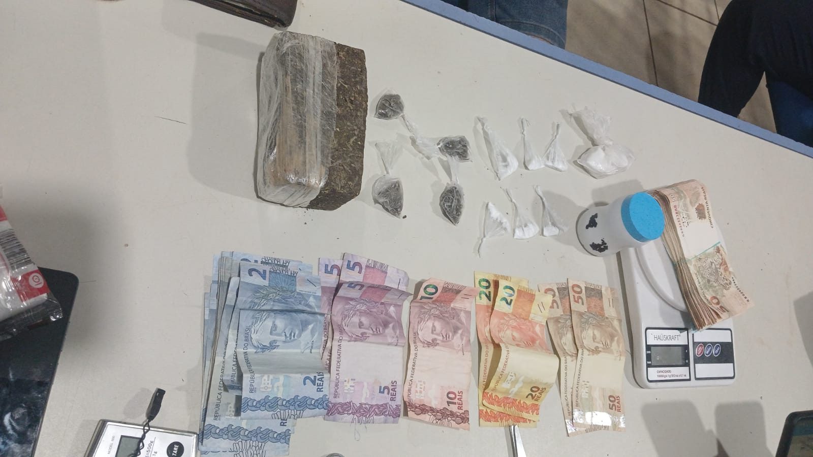 Ação integrada apreende drogas, dinheiro e materiais utilizados no tráfico em Porto Velho