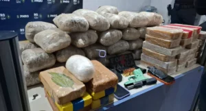 Casal é preso com 80 quilos de drogas em Itapuã do Oeste