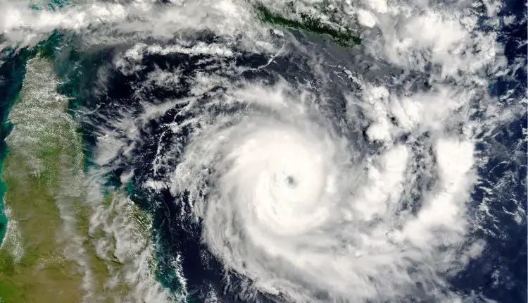 Chuva pode passar de 150 mm e frente fria muda o tempo no Brasil nesta semana