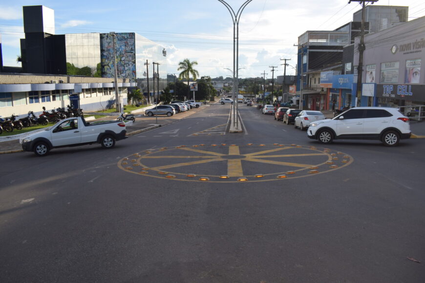 Projetos de sinalização viária promovem mais segurança e mobilidade nos municípios de Rondônia