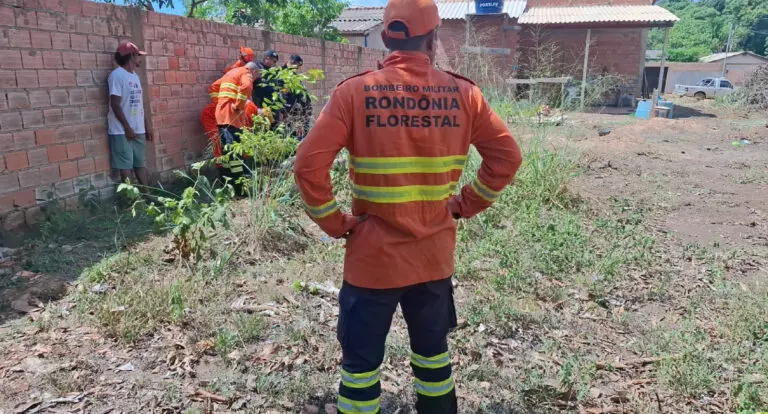 Bombeiros e Polícia Militar fazem buscas por possível corpo em poço em Porto Velho