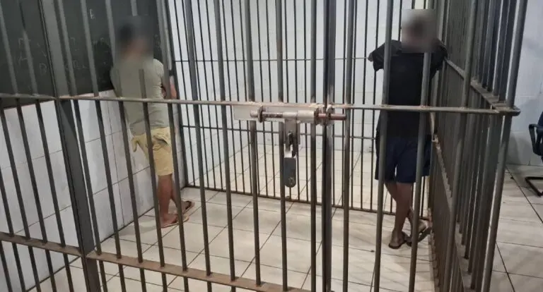 Força Tática prende dupla e apreende drogas escondidas em cano de PVC no centro de Porto Velho
