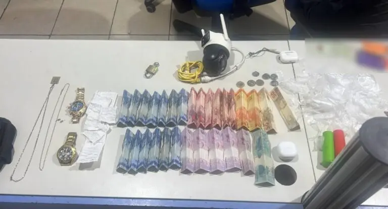 Polícia Militar apreende 133 porções de cocaína e prende suspeitos por tráfico em Porto Velho