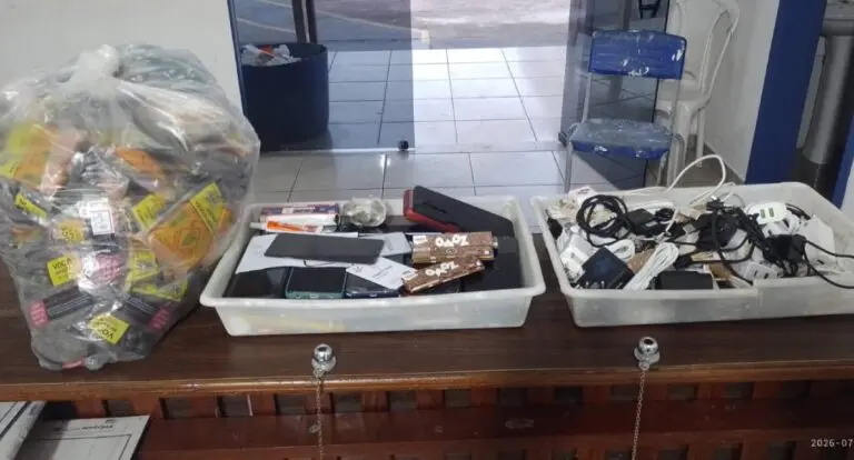 Polícia Penal apreende drogas e celulares em presídio após arremesso de ilícitos