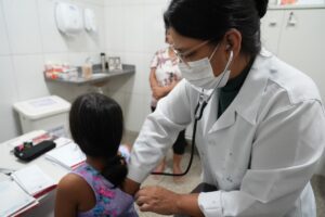 Tempo seco aumenta risco de doenças respiratórias; saiba como se proteger
