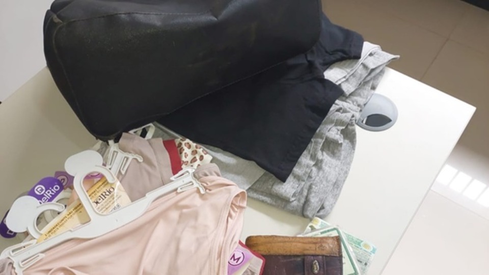 Casal é flagrado furtando roupas íntimas por câmeras de segurança