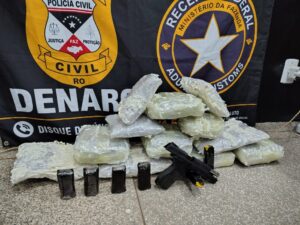 Denarc e Receita Federal apreendem 12 kg de skunk, haxixe e pistola em transportadora de Ji-Paraná