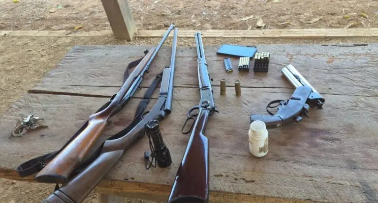 Homem é preso com arsenal em balneário no distrito de Candeias do Jamari