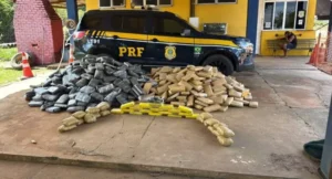 Motorista é preso pela PRF com fundo falso e drogas na BR-364 em Porto Velho